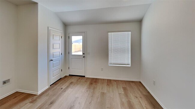 Building Photo - 16205 Lovers Ln