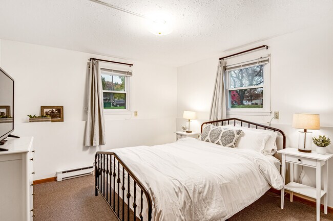 Building Photo - 13 James Ave