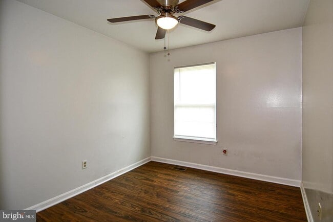Building Photo - 6125 Trident Ln