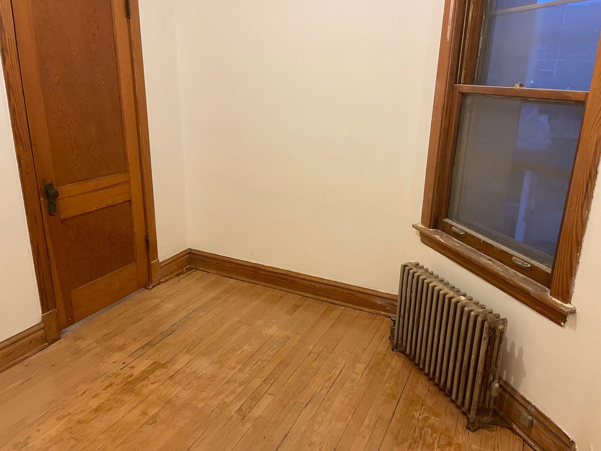 Building Photo - 2345 W 24th St