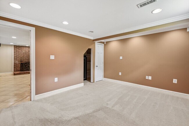 Building Photo - Adorable 4BR/3BA Cape Cod on a Generous 0.4-Acre Lot