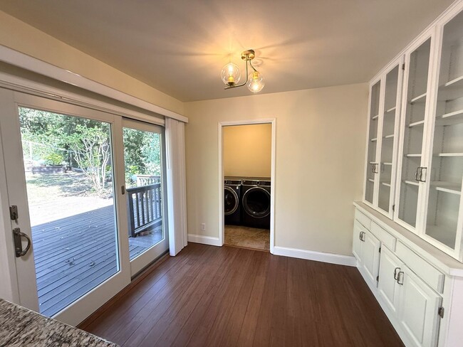 Building Photo - SPACIOUS 3BR/3BA NOVATO HOME WITH FLEXIBLE FLOORPLAN, LARGE FAMILY ROOM AND BONUS AREAS, GREAT OU...