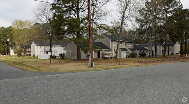 Primary Photo - Landmark Townhouses