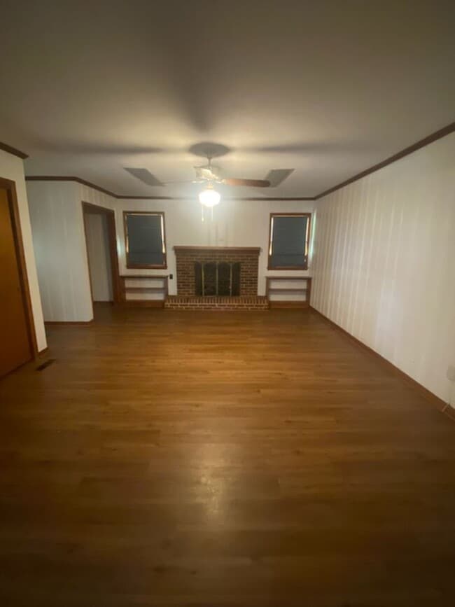 Building Photo - 4531 Gladys Dr