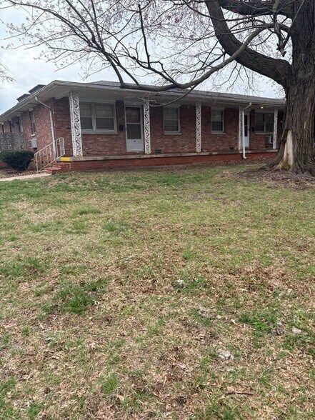 Building Photo - 1258 E Elm St