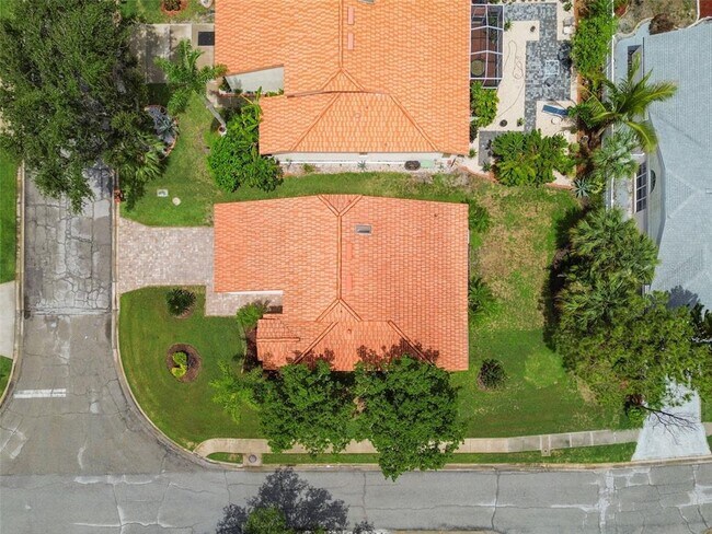 Building Photo - 4327 Murfield Dr E