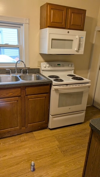 Building Photo - 312 S 8th St