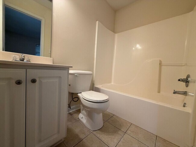 Building Photo - 173 Magnolia Bluff Dr