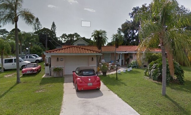 Building Photo - 620 Sarabay Rd