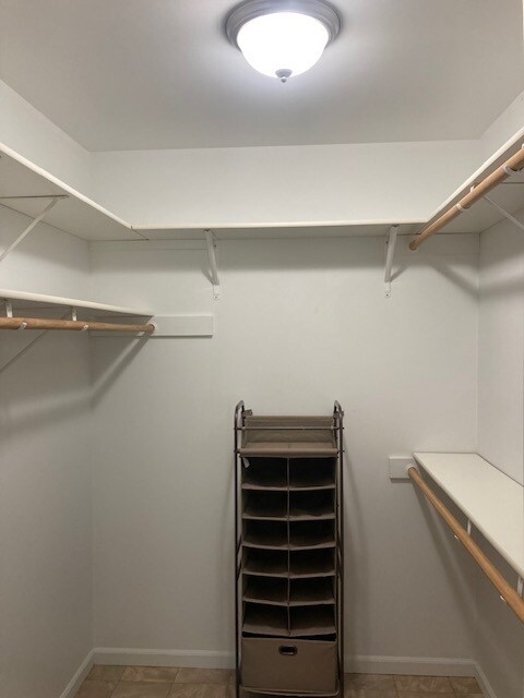 Master Walk-In Closet - 404 9th Cir SE