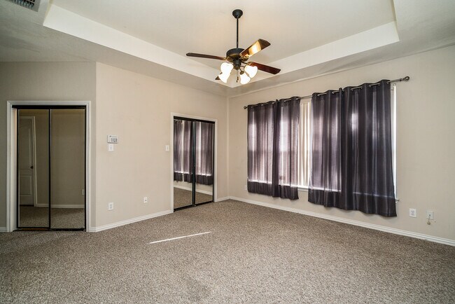 Building Photo - 5452 Lake Powell Dr
