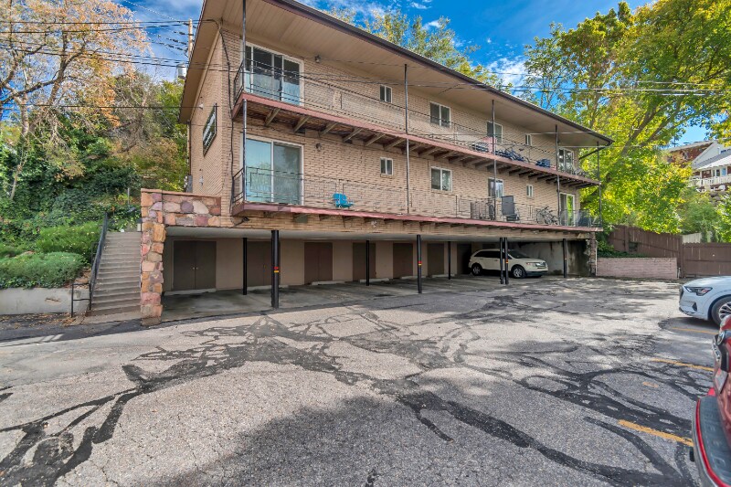 Building Photo - 475 N St E