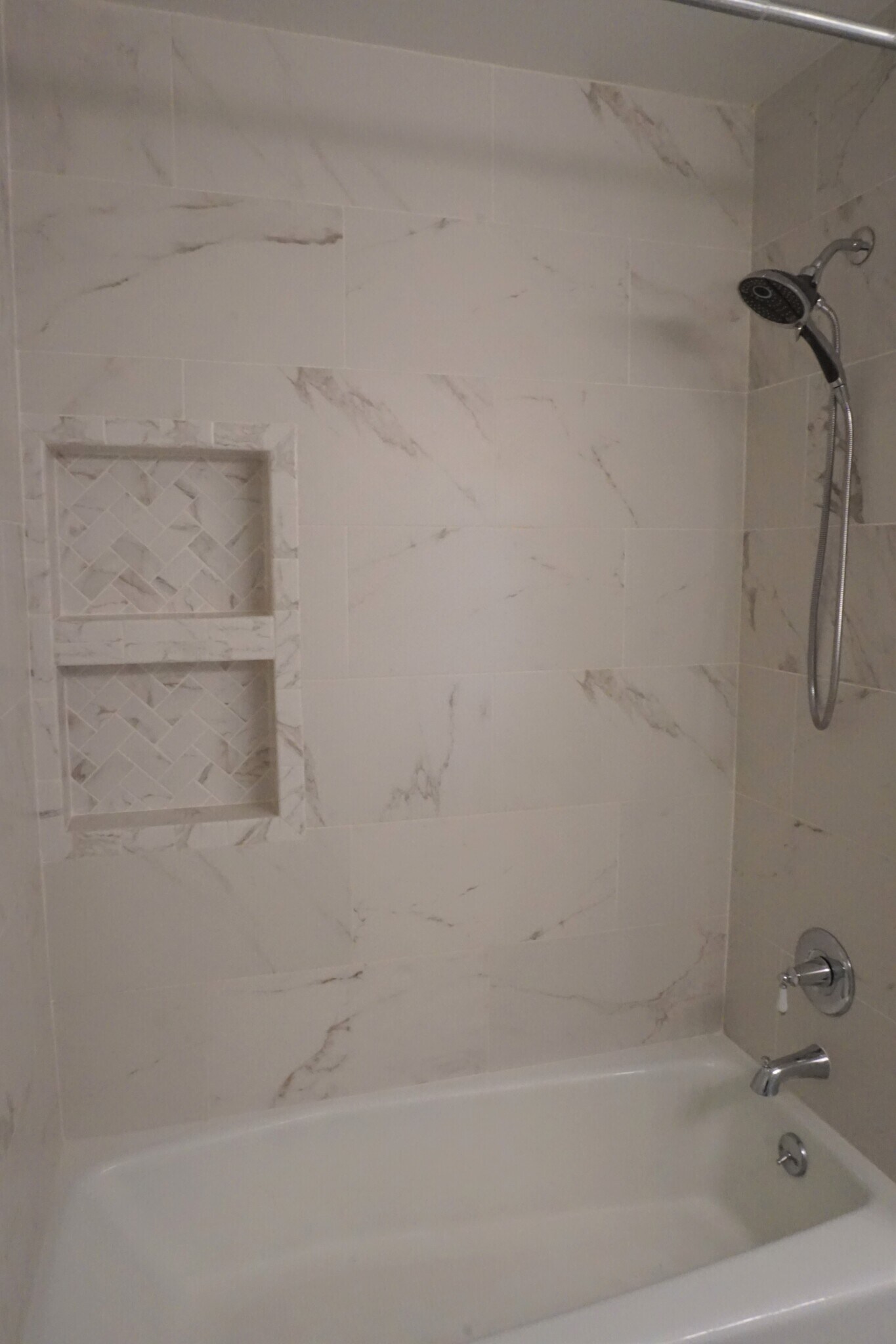 Building Photo - 114 Pinewood Dr