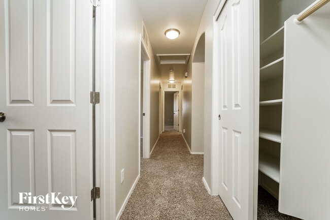 Building Photo - 2046 Silver Grass Pl