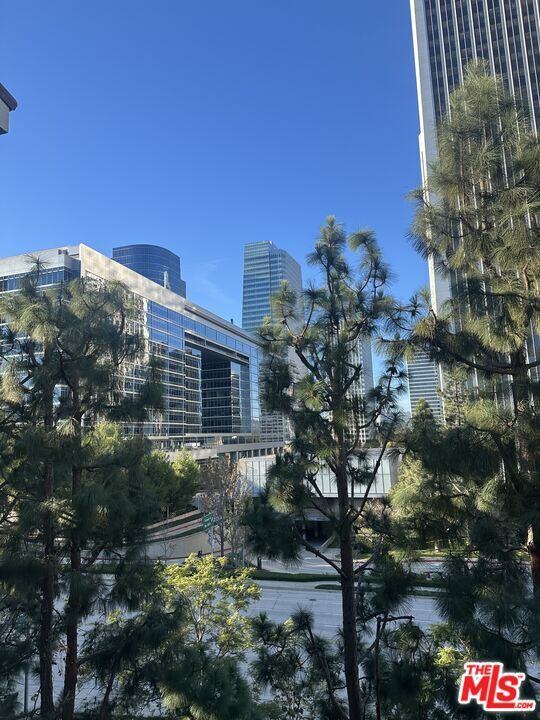 Building Photo - 2122 Century Park Ln