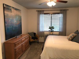 Building Photo - 705 W Queen Creek Rd