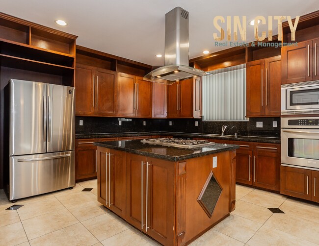 Building Photo - 4490 Zev Ct