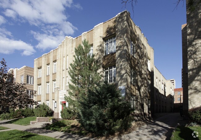 Thomas Carlyle Apartments - The Thomas Carlyle