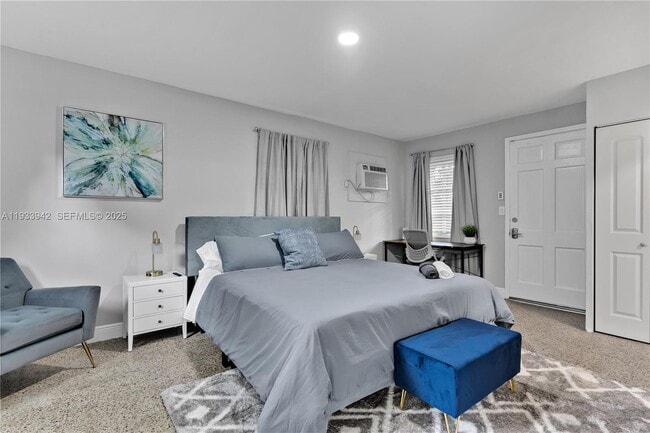 Building Photo - 427 NE 107th St