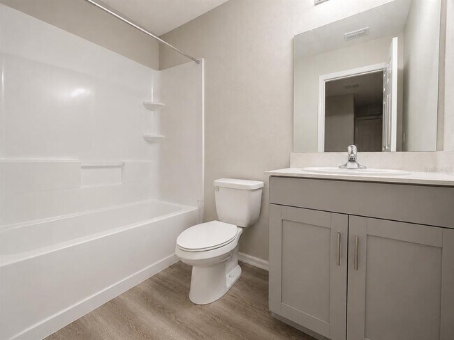 Building Photo - 13029 Oak Hill Way