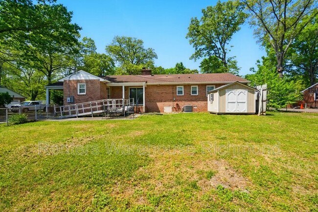 Building Photo - 4817 Stornoway Dr