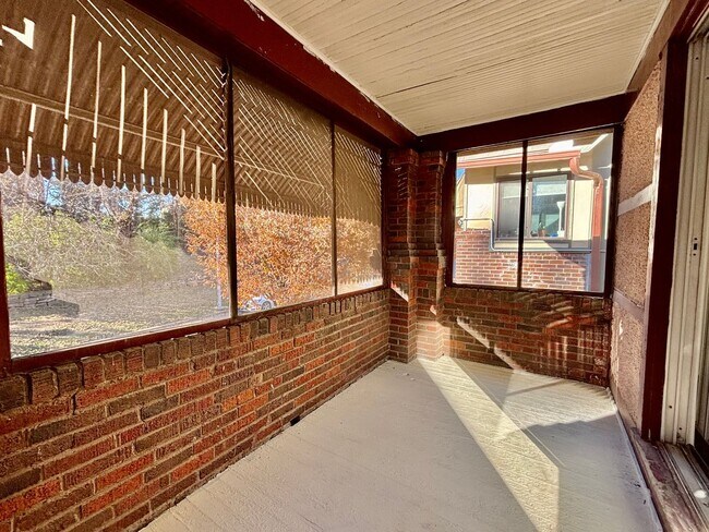 Building Photo - 5017-5019 Wyandotte St