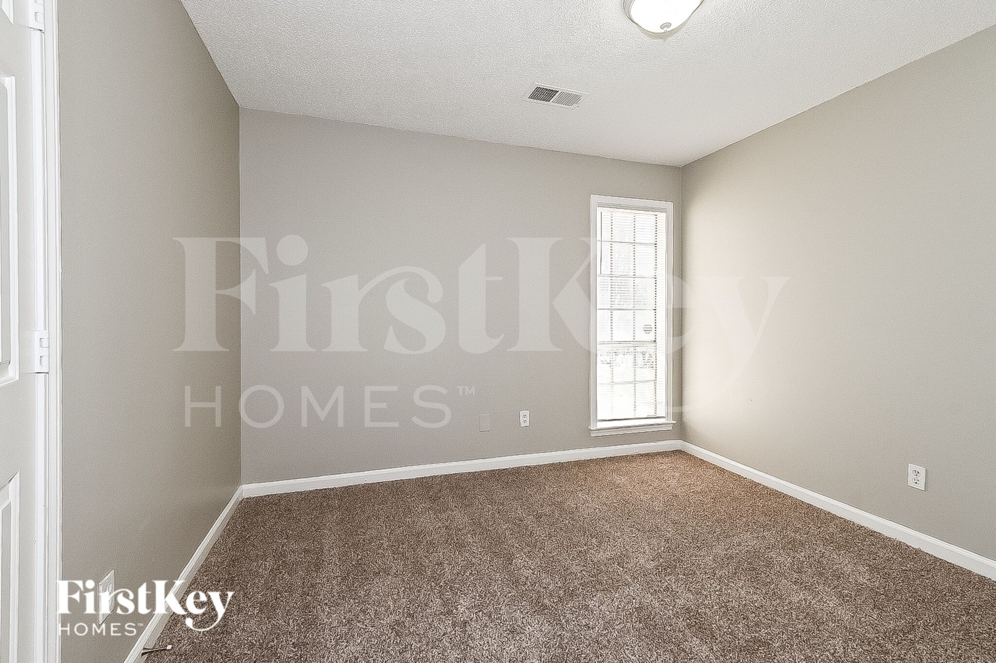 Building Photo - 4484 Westbury Dr