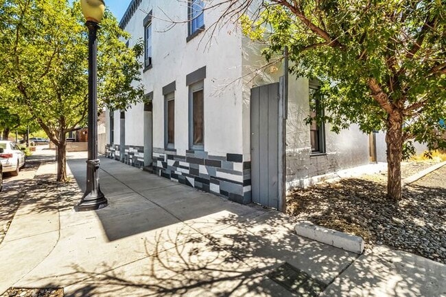 Primary Photo - Urban Style Meets Everyday Comfort — Spaci...