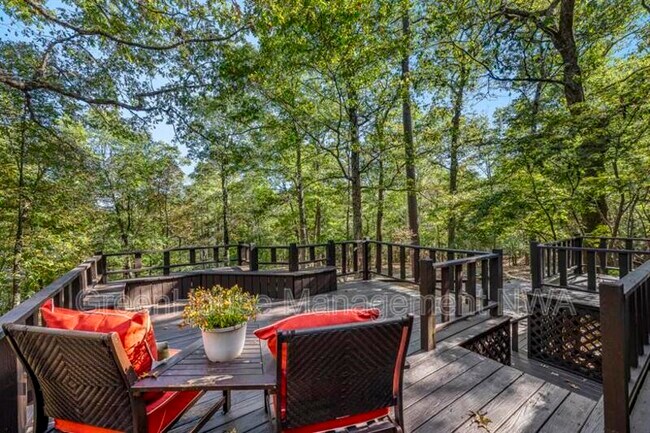 Building Photo - 8984 Falls Hollow Rd