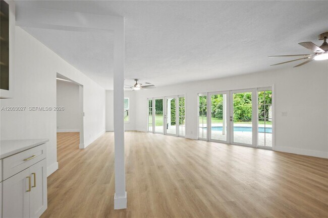 Building Photo - 12090 164th Ct N