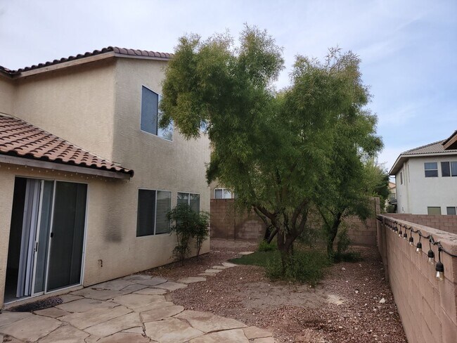 Building Photo - AWESOME HEDERSON GATED COMMUNITY TWO STORY