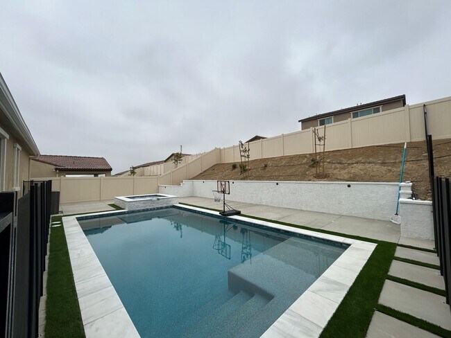 Building Photo - 25059 Sand Wedge Dr