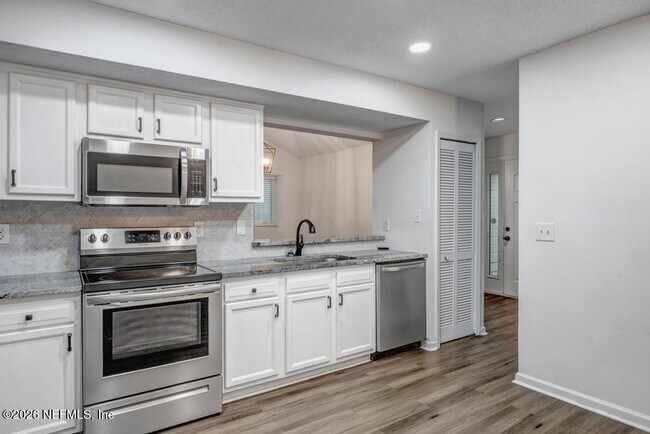 Building Photo - 3105 Coral Reef Dr