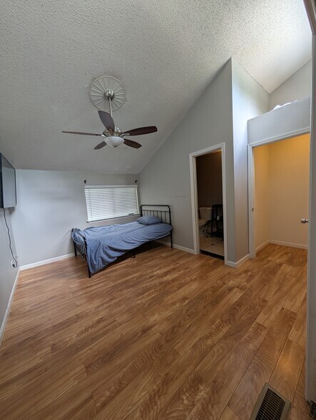 Upstairs bedroom with bathroom and closet (not pictured but same as other bedroom) - 2228 Sandpiper St