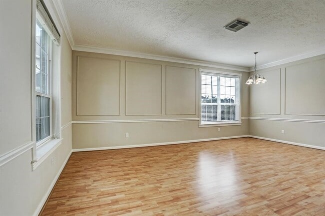 Building Photo - 23247 Diamond Knoll Ct