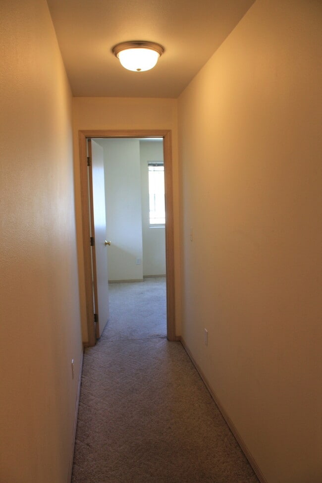 Building Photo - 503 River Ave