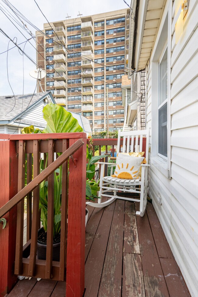 Building Photo - 320 Beach 101st St