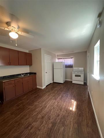 Building Photo - 900 Metropolitan Ave