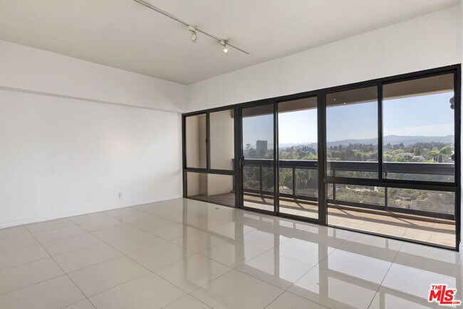 Building Photo - 10445 Wilshire Blvd