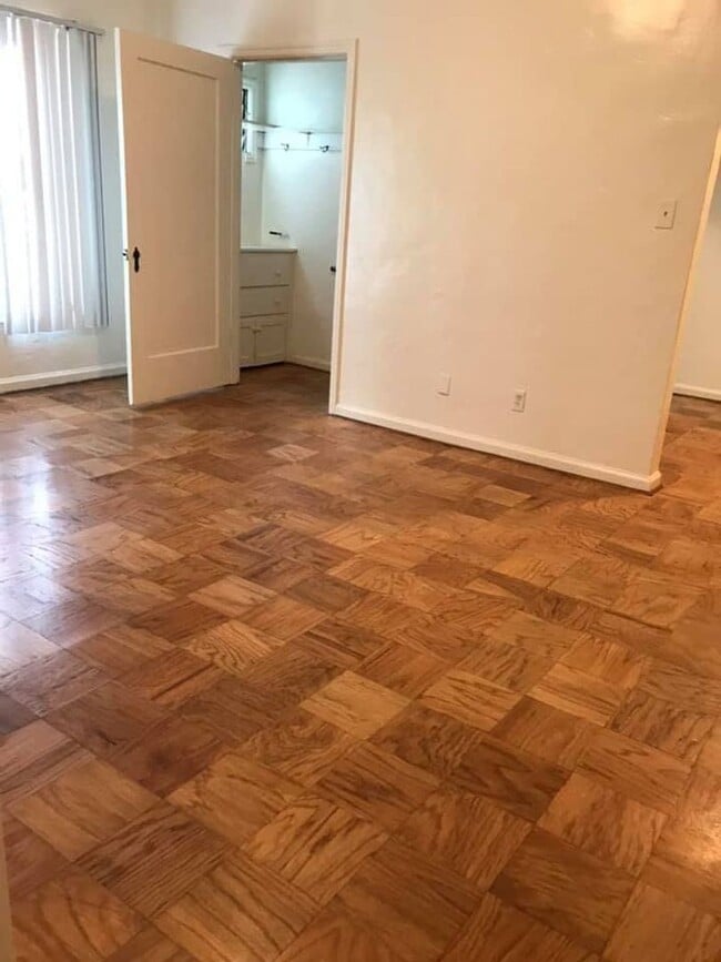 Interior Photo - 2514 Piedmont Ave