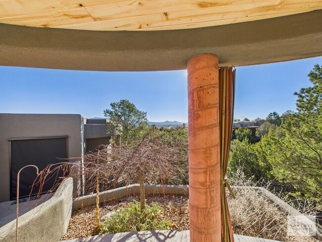 Building Photo - City Lights