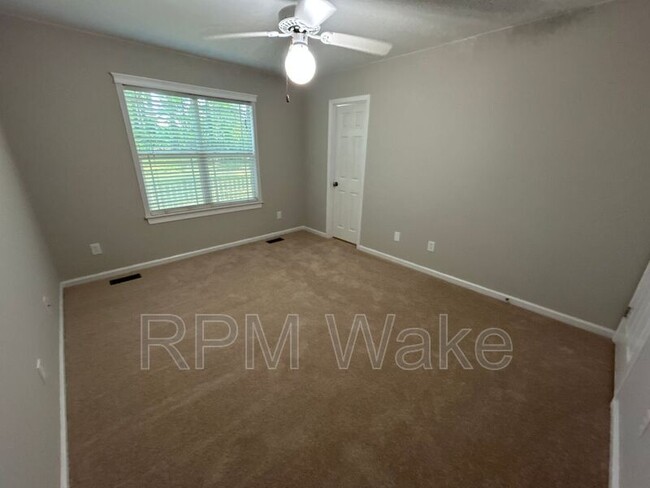 Building Photo - 4200 Willowdale Ct