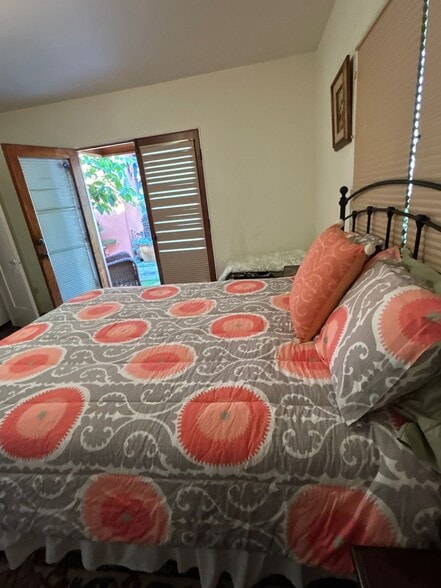 Building Photo - 212 3rd Ave