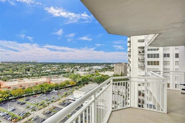 Building Photo - 18051 Biscayne Blvd