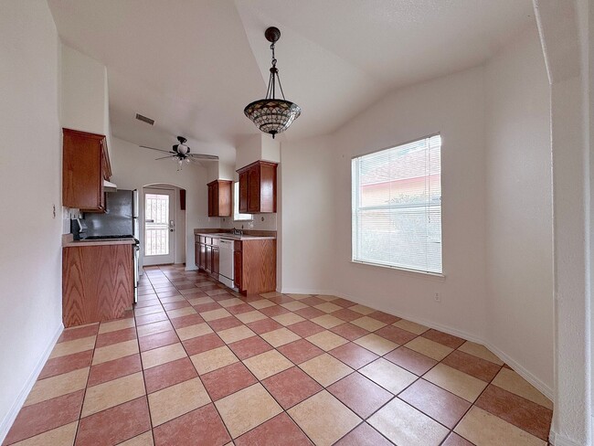 Building Photo - East El Paso 3 bed Refrig A/C