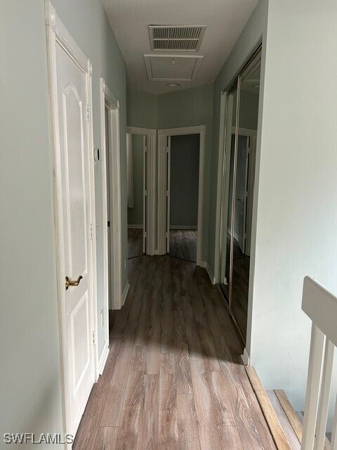 Building Photo - 5565 Cove Cir
