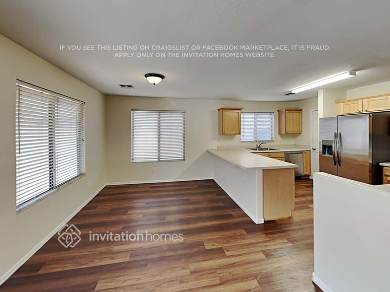 Building Photo - 10513 W Alvarado Rd