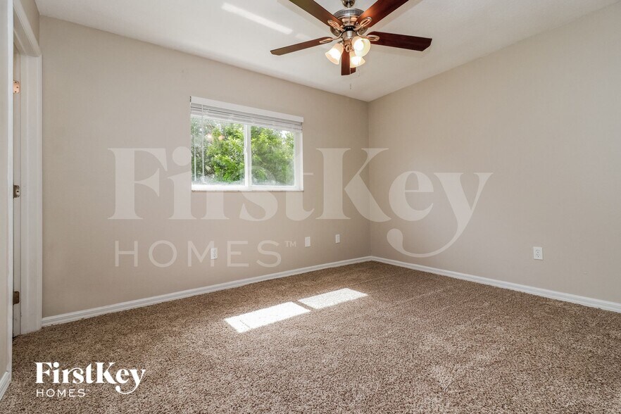 Building Photo - 2711 80th Ave E