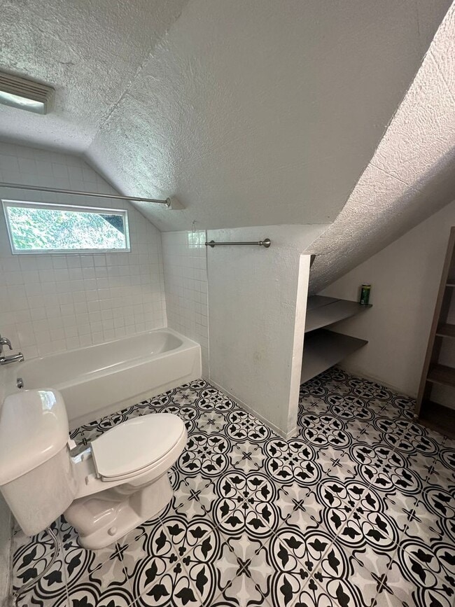 Building Photo - Updated 4-Bedroom Home Near Perry Street –...