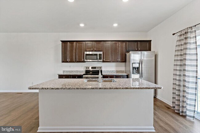 Building Photo - 162 Magellan Dr